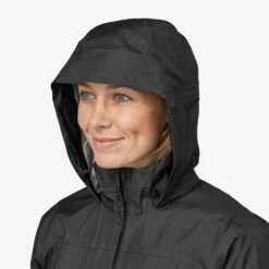 Patagonia Torrentshell 3L City Coat-W-Black 15 Patagonia Torrentshell 3L City Coat-W-Black -TROLKID Bekleidung Geschaft 27120 BLK MWHOOD 1280x1280