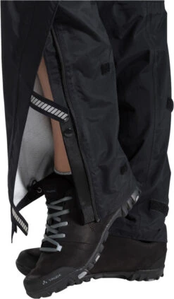 VAUDE Women's Yaras Rain Zip Pants III -TROLKID Bekleidung Geschaft 41447 010 d 2 1280x1280