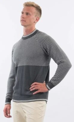 Bergans Alvdal Wool Jumper Men -TROLKID Bekleidung Geschaft bergans alvdal wool jumper dkgrey vanilla white 3 1280x1280