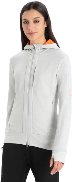 Icebreaker Women Quantum III LS Zip Hoodie - Ether -TROLKID Bekleidung Geschaft icebreaker fw22 women quantum iii ls zip hoodie 0a59jw552 1 2QEDwgYJopzQzu 1280x1280